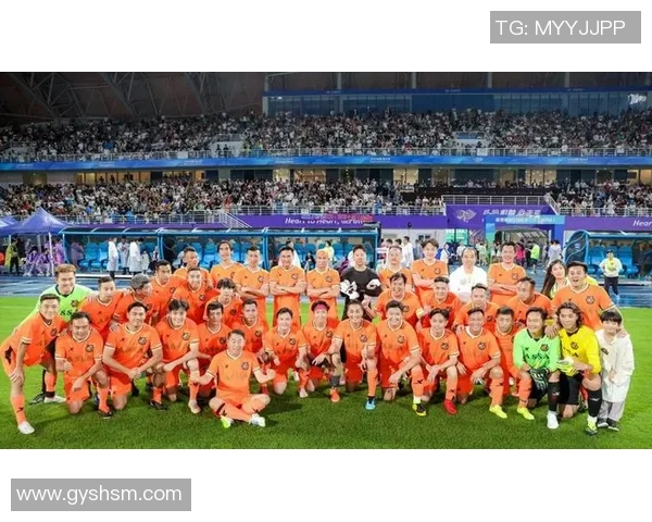 足球明星与影视明星的交融与影响力探讨