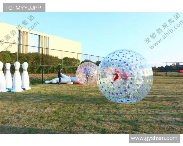 足球明星搞笑合影瞬间大揭秘笑声不断的绿茵场上趣味横生的精彩时刻