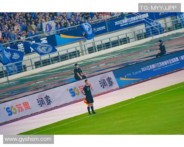 足球明星背后的故事与支持者们的默默付出 足球明星背后的故事与支持者们的默默付出